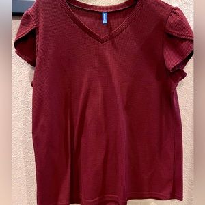 Short sleeved maroon top